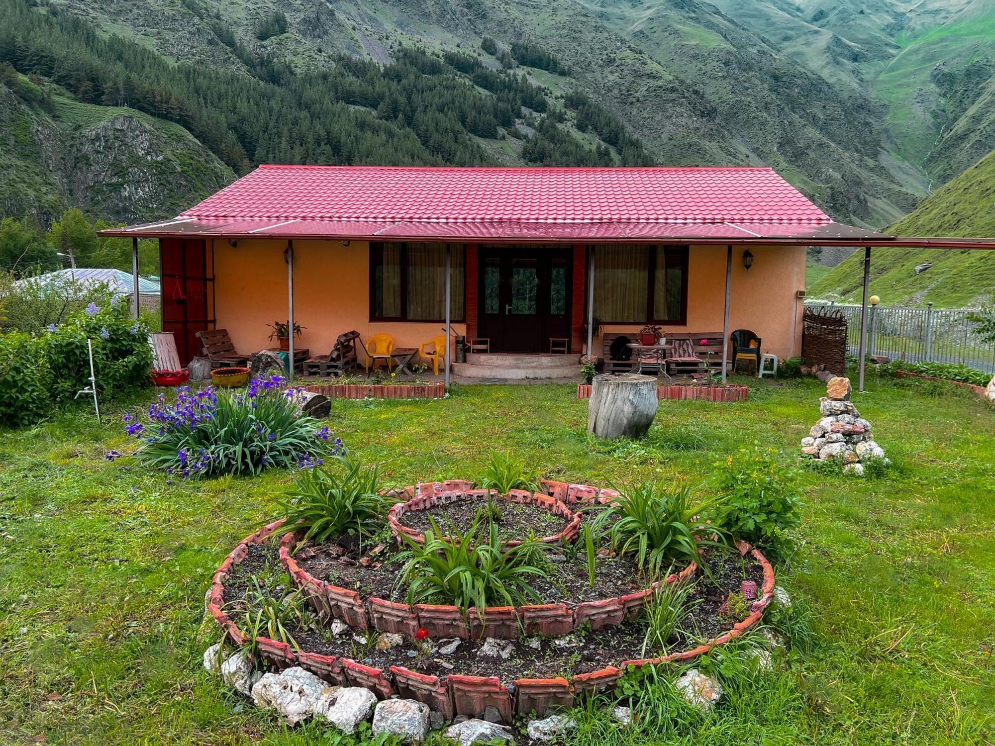 Januka Garden At Sno Villa Stepantsminda Exterior photo